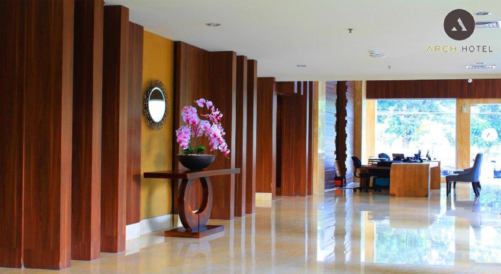Arch Hotel Bogor Exterior foto